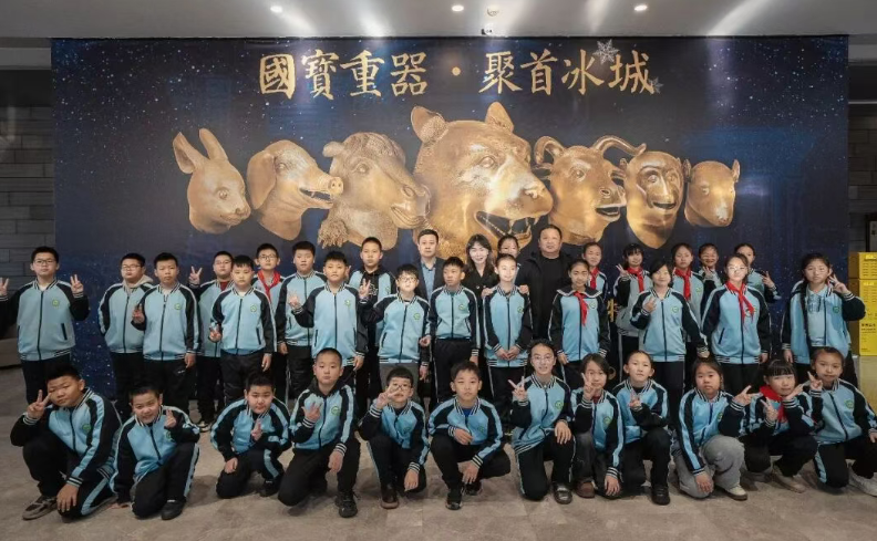 哈藥公益聯(lián)合保利文化傳播共啟三精藍(lán)瓶&ldquo;幸福1+1&rdquo;兒童守護(hù)計劃